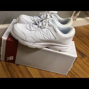 NEW BALANCE SHOES